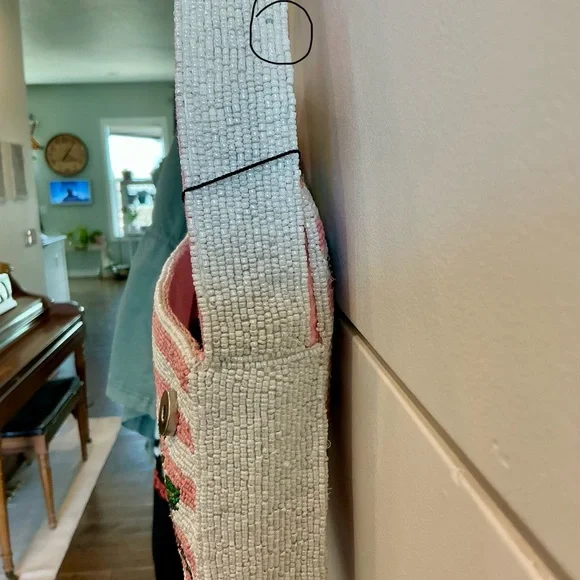 Viral Beaded Bag with Lemons - Picture 6 of 9